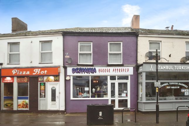 2 bed property, in Station Road, £190,000