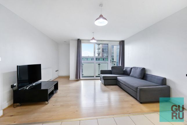 1 bed property, in Apollo Court, £345,000