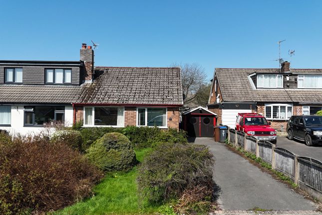2 bed property, in Kingfisher Crescent, £165,000