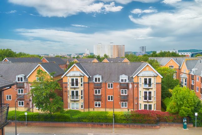 2 bed property, in Corvette Court, £175,000