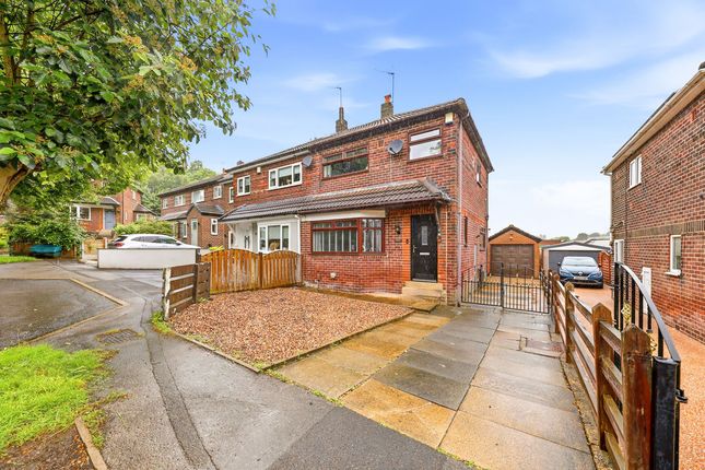 3 bed property, in Wellington Grove, £290,000