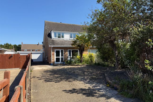 3 bed property, in Sparkes Way, £240,000