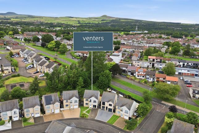 5 bed property, in Loch Venachar Gardens, £265,000