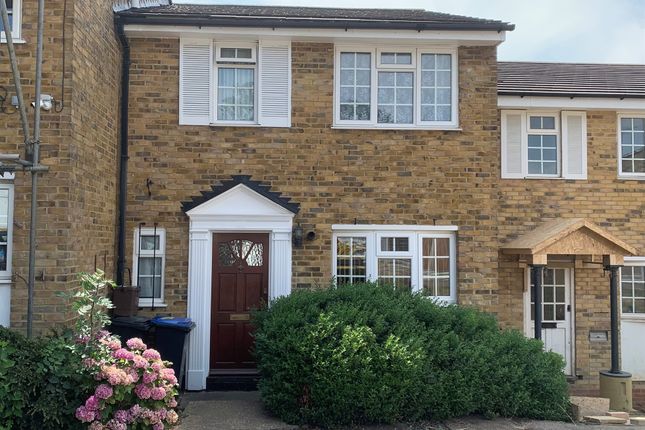 3 bed property, in Crofton Way, £480,000