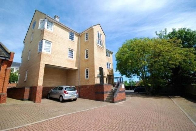 1 bed property, in Mazers Court, £90,000