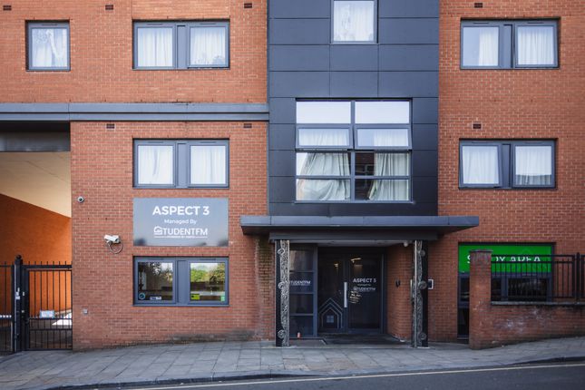 1 bed property, in Edward Street, £48,000
