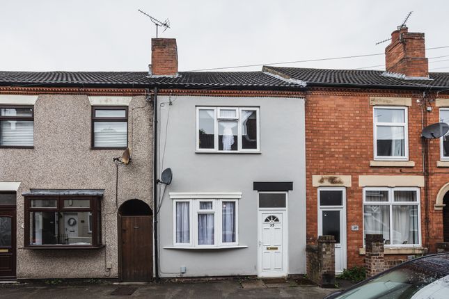 2 bed property, in George Street, £107,000