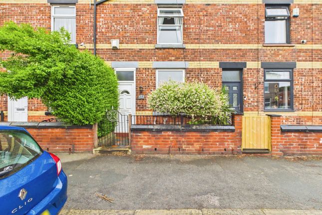 2 bed property, in Manley Street, £110,000