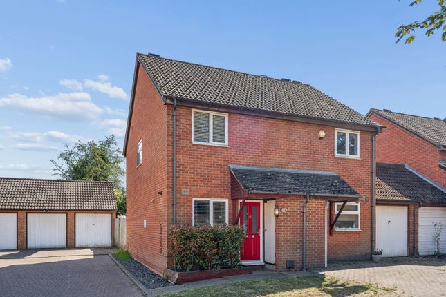 2 bed property, in Wolstan Close, £490,000