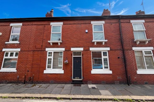 2 bed property, in Birch Avenue, £310,000