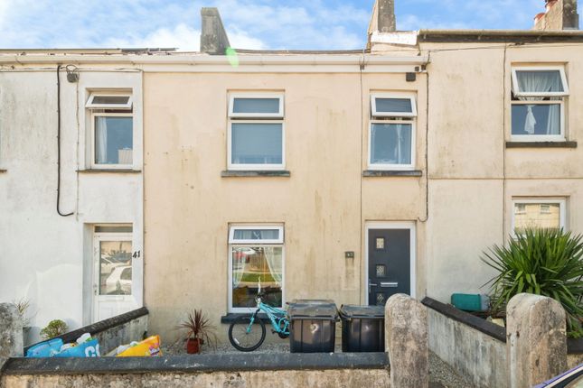 3 bed property, in Edgcumbe Road, £185,000