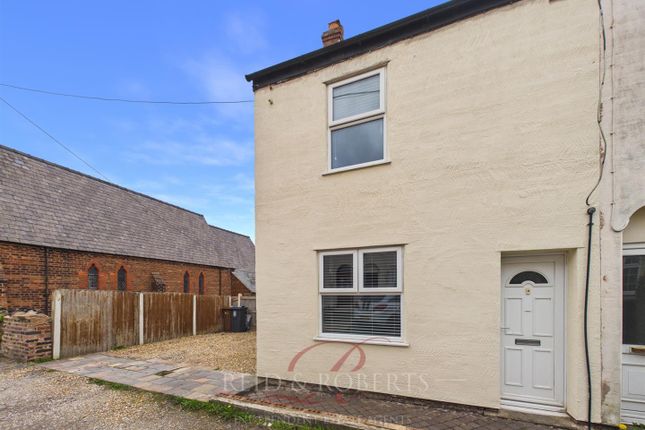 2 bed property, in Lambs Lane, £160,000