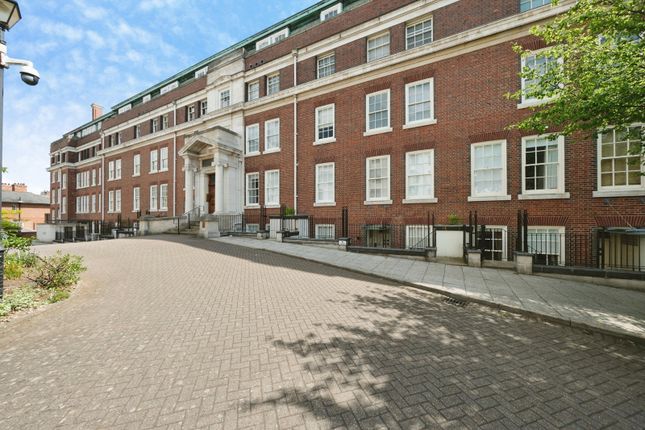1 bed property, in Standard Hill, £200,000