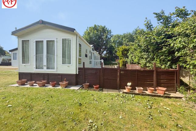 2 bed property, in Retreat Caravan Park, £45,000