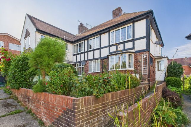 2 bed property, in Seaton, £160,000