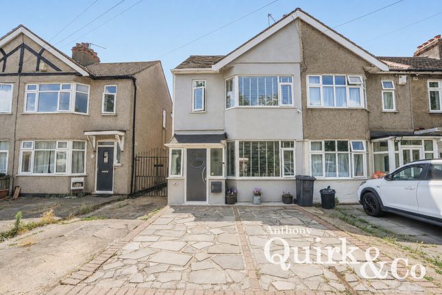 4 bed property, in Wentworth Way, £450,000