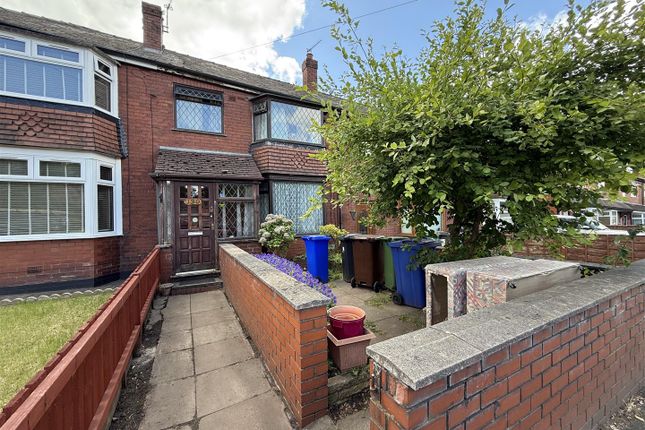 3 bed property, in Clarendon Road, £160,000
