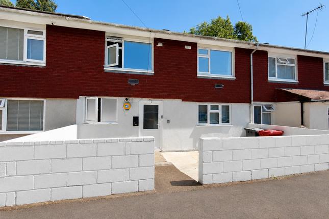 4 bed property, in Windermere Way, £450,000