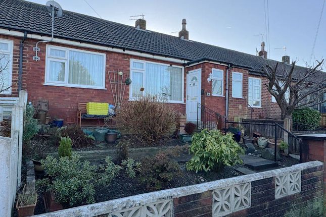 1 bed property, in Grange Avenue, £95,000