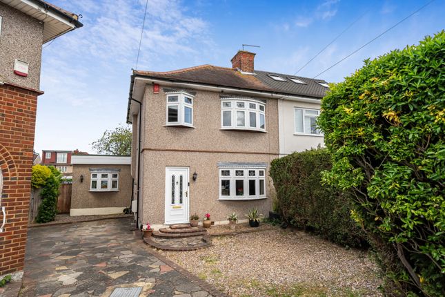 4 bed property, in Dorset Close, £625,000