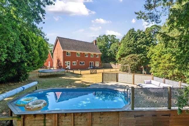 4 bed property, in Hutwood Road, £985,000