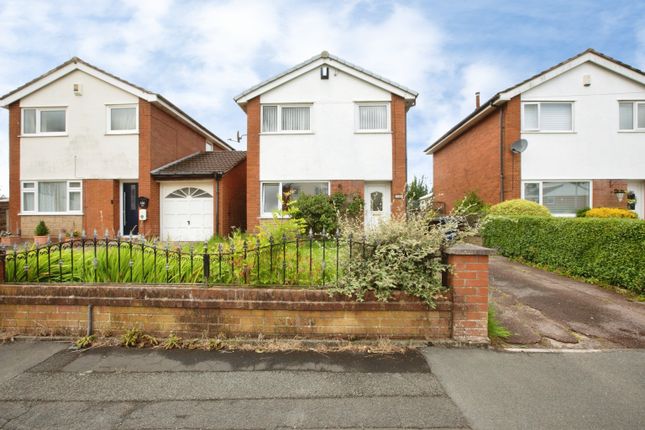 3 bed property, in Fir Trees Avenue, £220,000