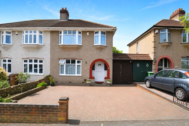 3 bed property, in Berkeley Avenue, £500,000