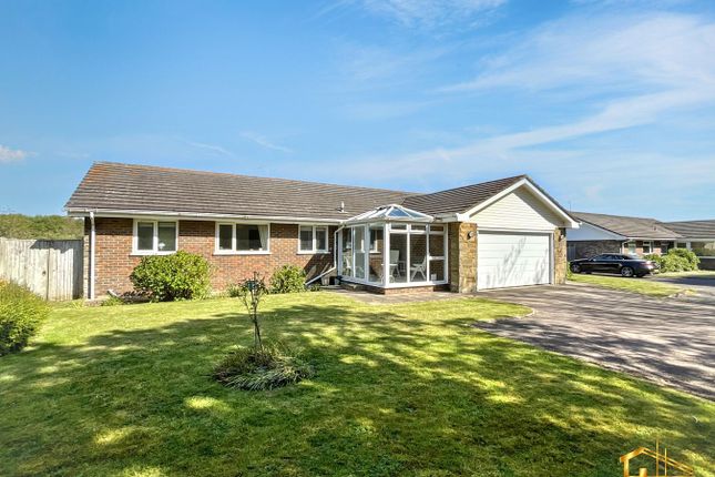 3 bed property, in Cooden Sea Road, £749,500