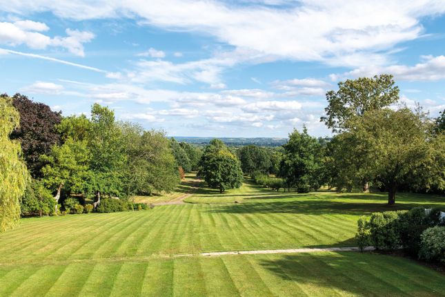 11 bed property, in Kings Lane, £2,950,000