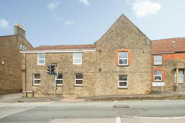 2 bed property, in Rutters Lane, £100,000