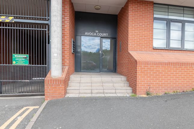 1 bed property, in Moseley Road, £120,000