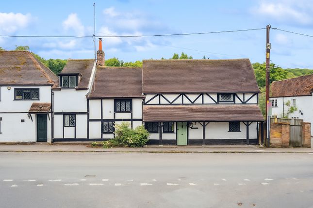 4 bed property, in Old Bakery Cottage, £800,000