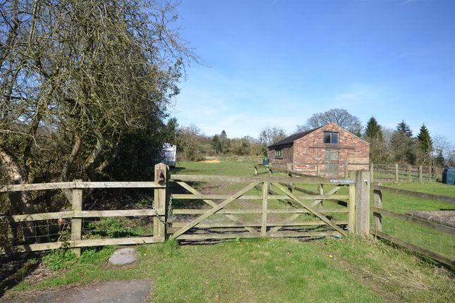 2 bed property, in Moss Lane, £239,950