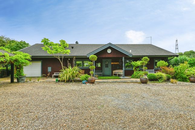 5 bed property, in Wormegay Road, £599,995
