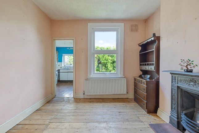 2 bed property, in Adamsrill Road, £350,000