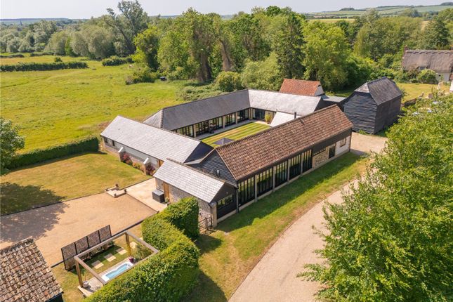 4 bed property, in High Street, £1,800,000