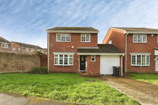 4 bed property, in Bittern Avenue, £375,000