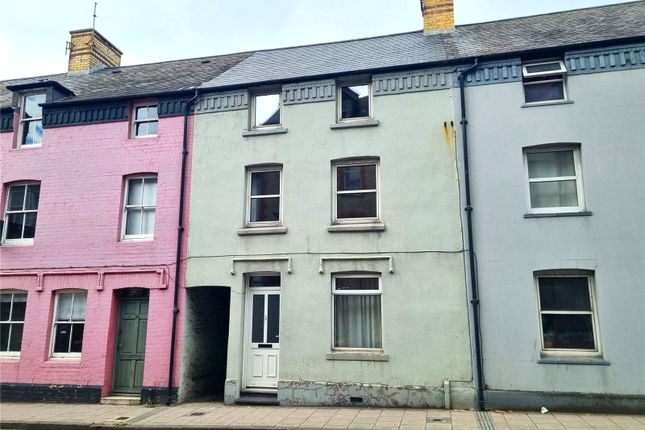 5 bed property, in Northgate Street, £250,000