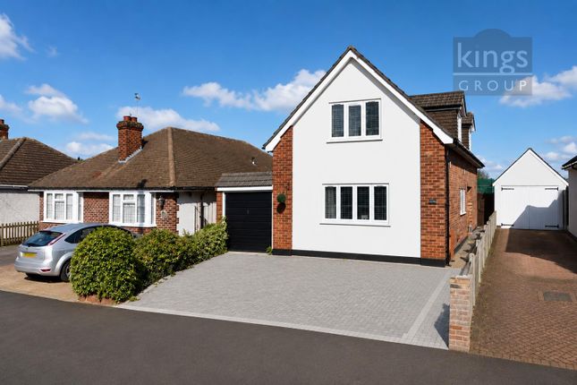 3 bed property, in Monkswood Avenue, £580,000