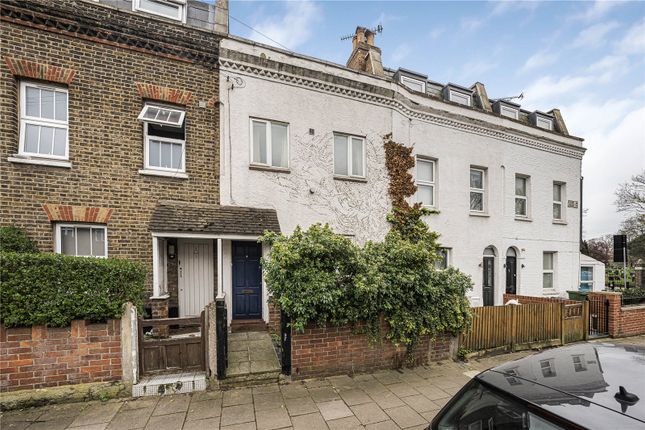 2 bed property, in Fountain Road, £585,000