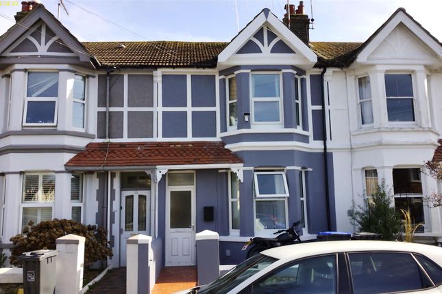 5 bed property, in Wigmore Road, £419,950