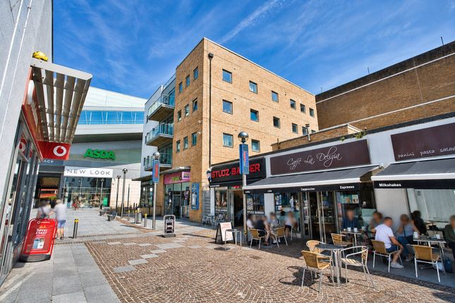 1 bed property, in Oxford Terrace, £80,000