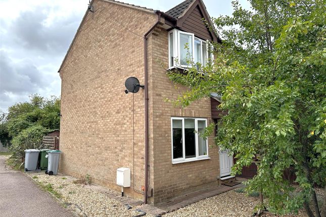 2 bed property, in Sawyers Close, £140,000