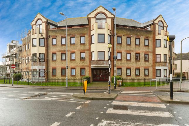 2 bed property, in Rosemary Road, £150,000