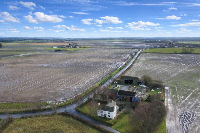 4 bed property, in Wood End Farm, £650,000