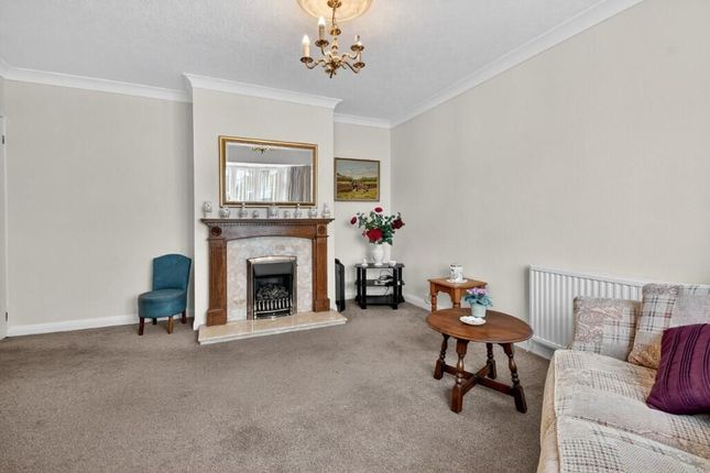 3 bed property, in Orchard Road, £800,000