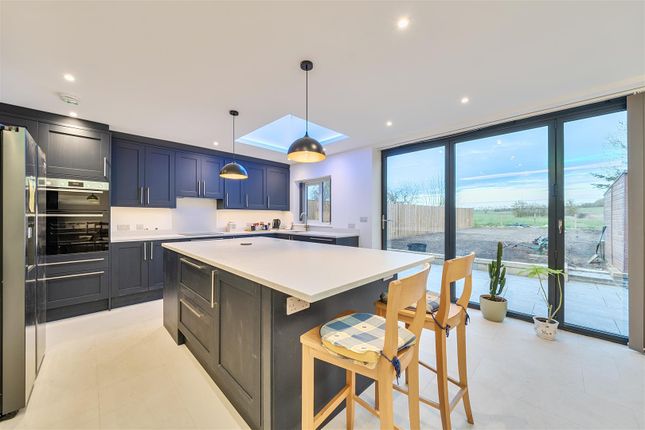 4 bed property, in Streetly End, £499,950