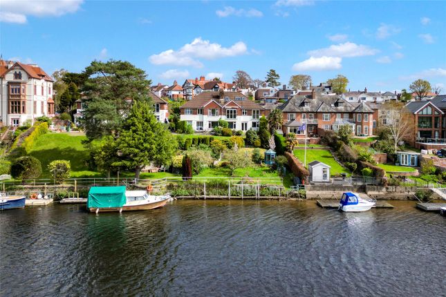 2 bed property, in Chester, £425,000