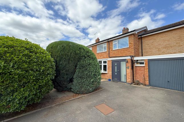 4 bed property, in The Sandhills, £370,000