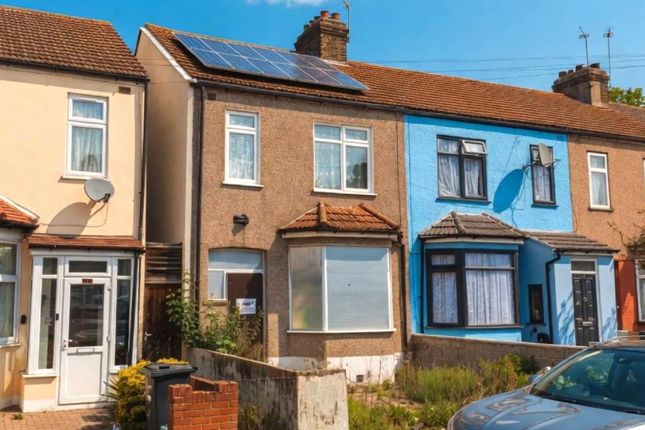 3 bed property, in 40 Saxon Road, £260,000